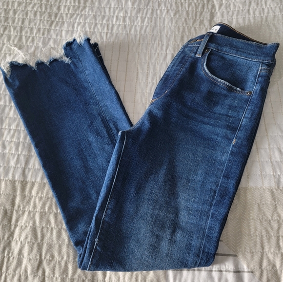 EUC! High Rise Kick Crop - 26 - Picture 5 of 6